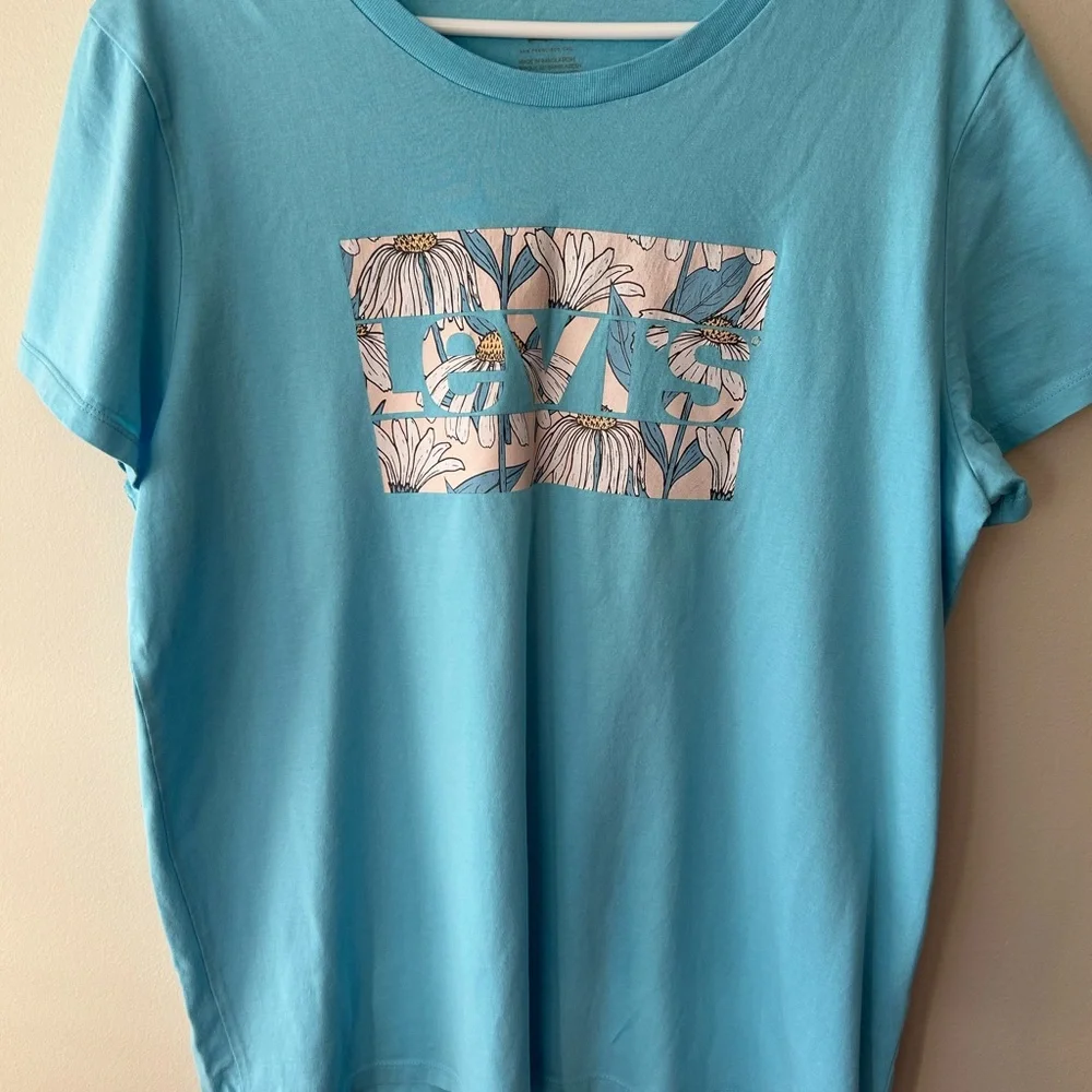 Levi's Blue Graphic T-Shirt - Picture 1 of 3